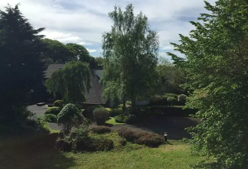 Majatalo Tudor Lodge Guest Accommodation