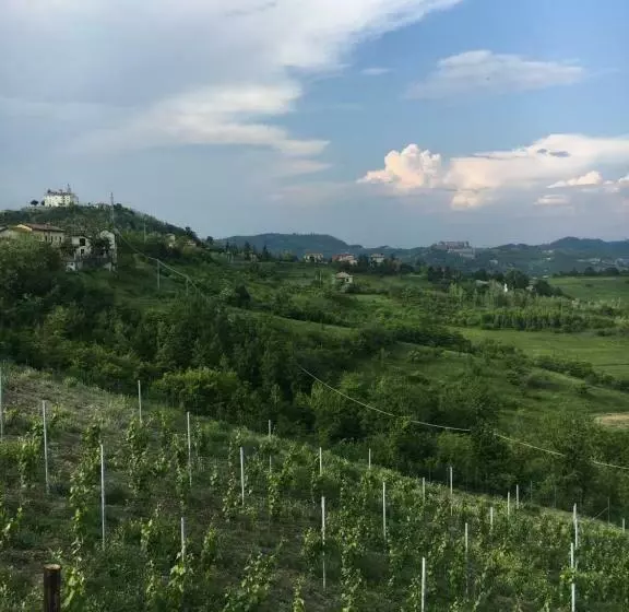 تختخواب و صبحانه Cascina Angela