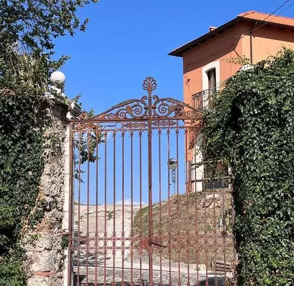 Aamiaismajoitus (B&B) L Antico Gelso