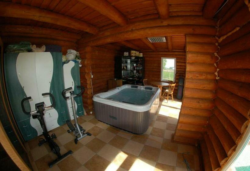 צימר Rönk Wellness Panzió Mezőpeterd