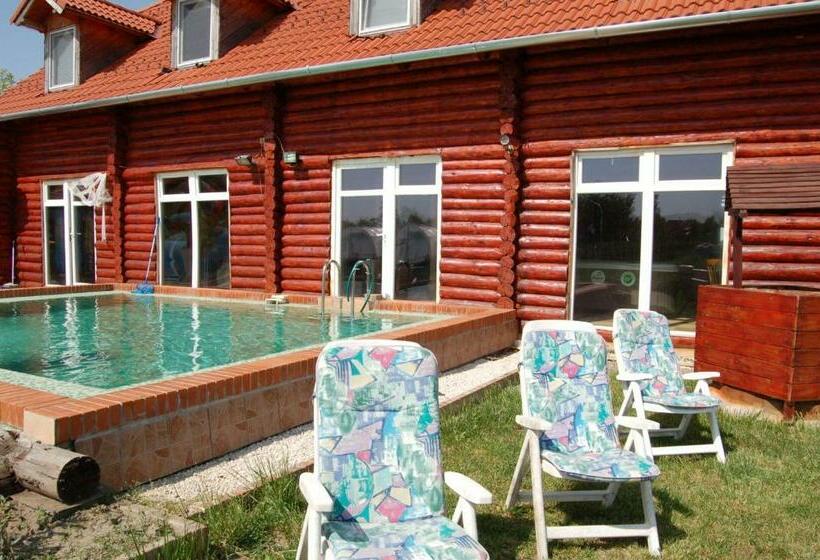 צימר Rönk Wellness Panzió Mezőpeterd