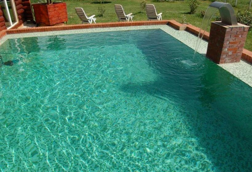 צימר Rönk Wellness Panzió Mezőpeterd