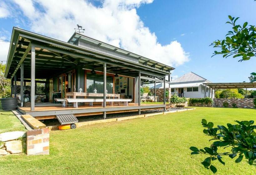 Hotelli Thirlestane Farm Cottage & Barn