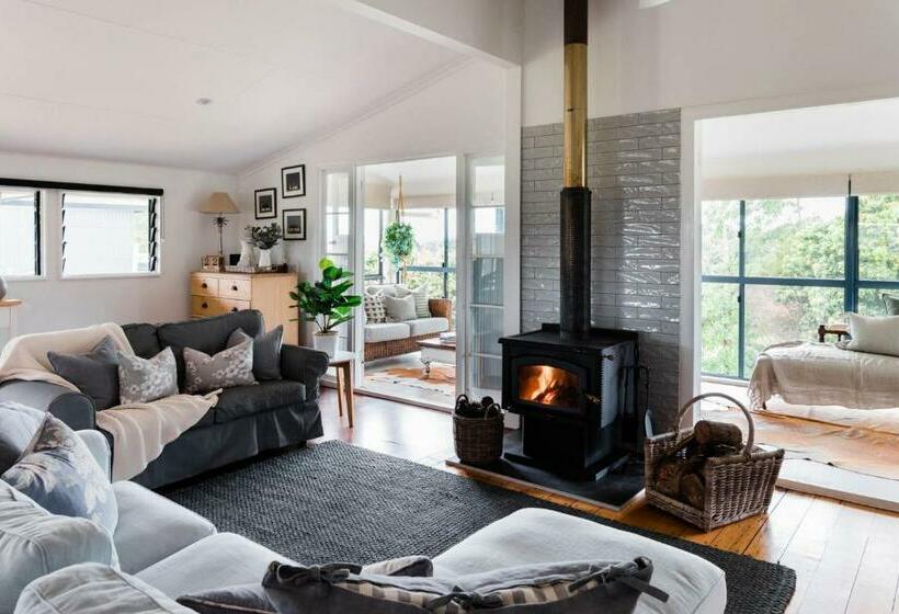 Hotelli Thirlestane Farm Cottage & Barn