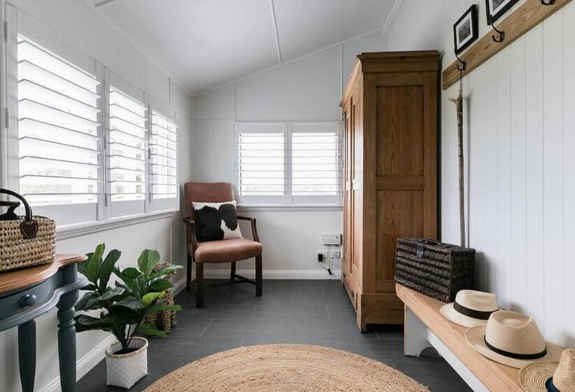 Hotelli Thirlestane Farm Cottage & Barn