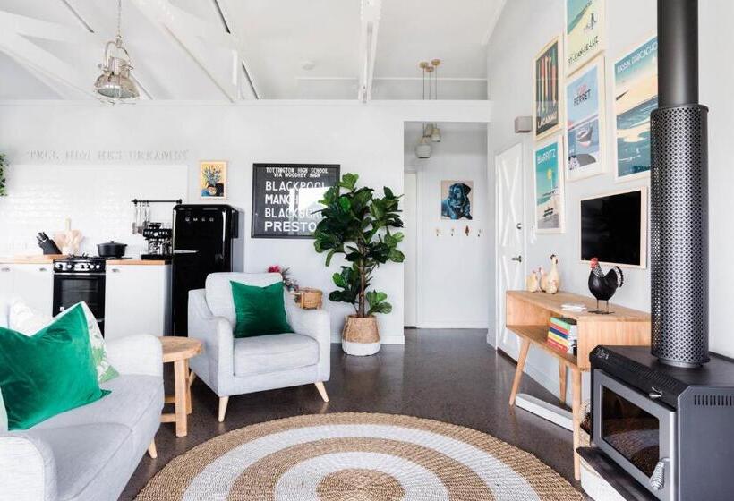 Hotelli Thirlestane Farm Cottage & Barn