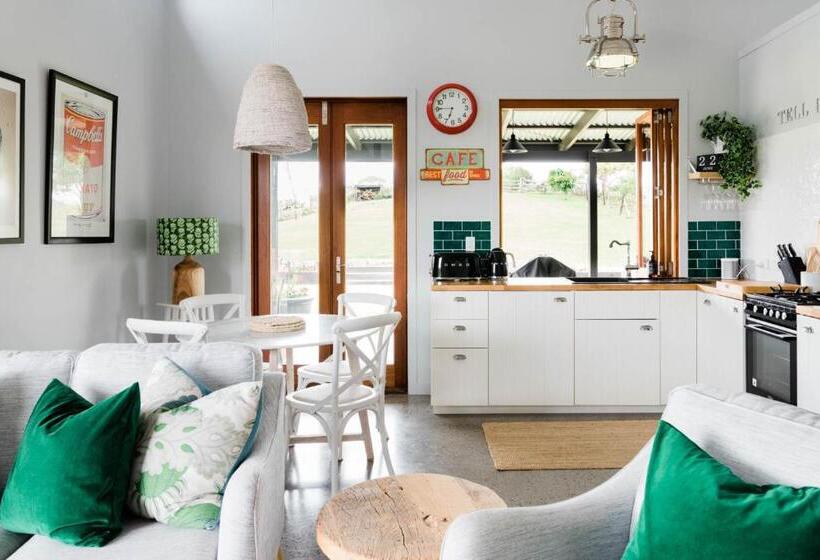 Hotelli Thirlestane Farm Cottage & Barn