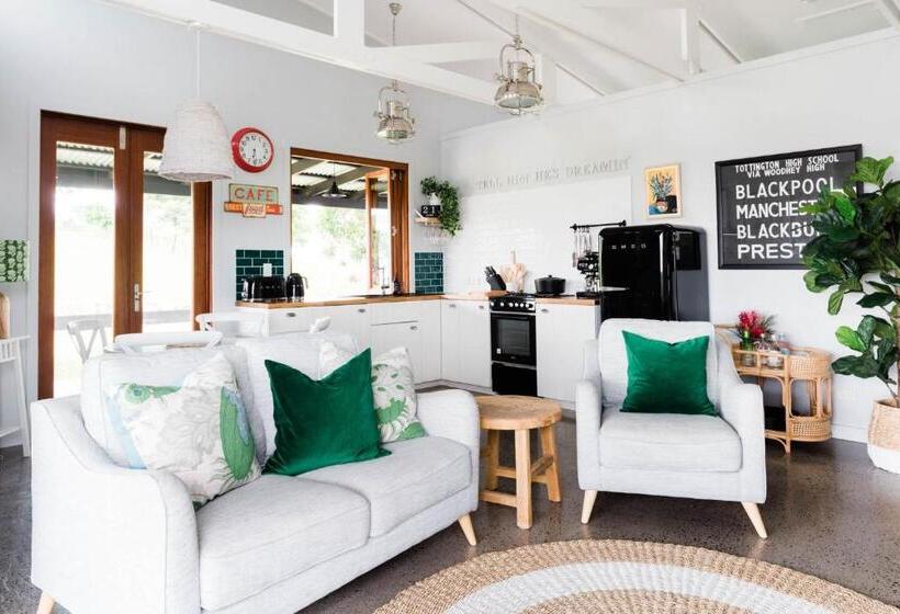 Hotelli Thirlestane Farm Cottage & Barn