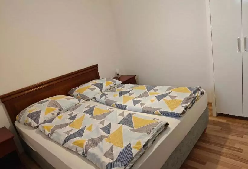 پانسیون Apartmaji Pri Kokolu