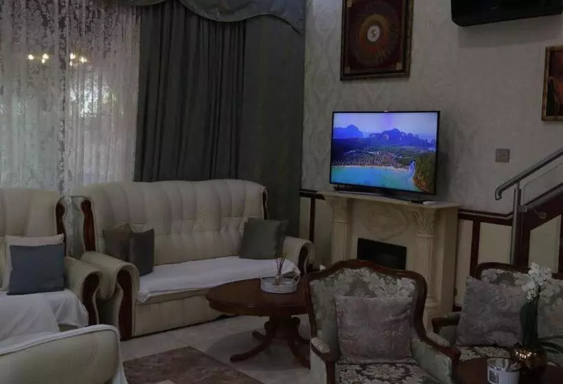 Majatalo Barackos Wellness Villa Fót