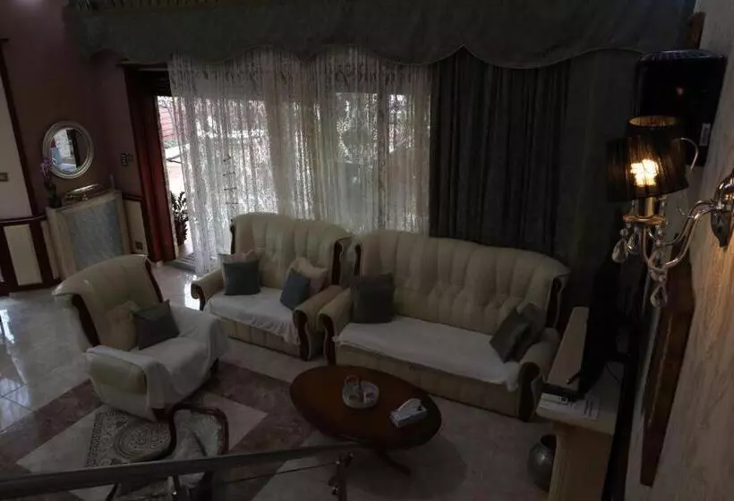 Majatalo Barackos Wellness Villa Fót