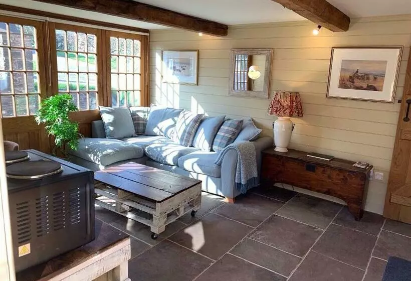 Majatalo Demesne Farm Guesthouse