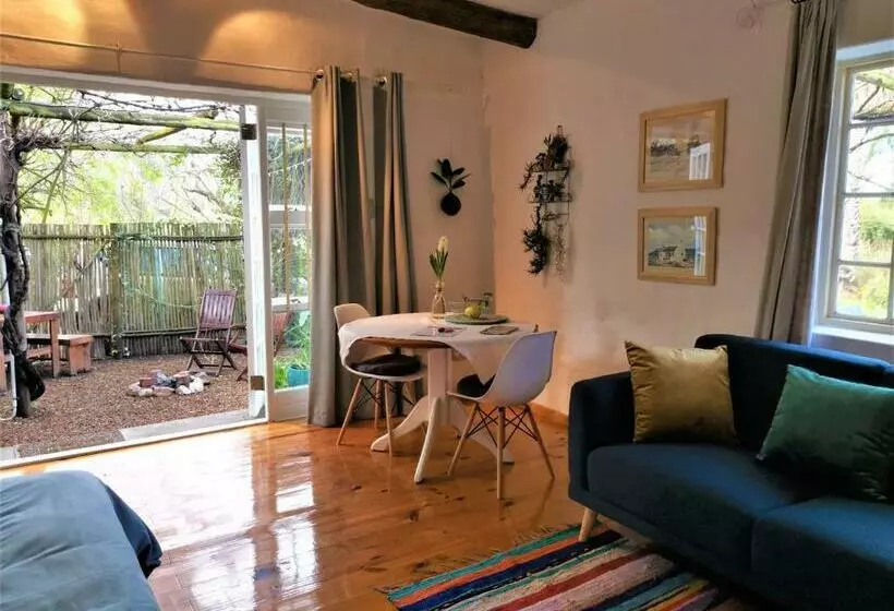 ペンション Studio Frangipani Solar Powered