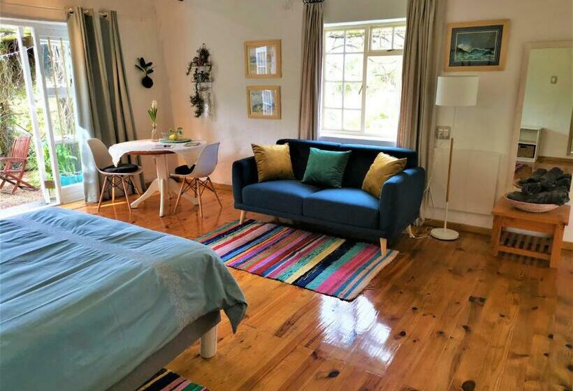 بنسيون Studio Frangipani Solar Powered