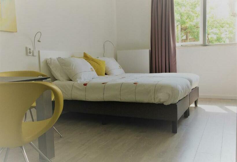 تختخواب و صبحانه Haarlem 49