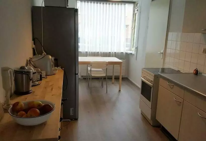 Aamiaismajoitus (B&B) Quiet Spacious Room