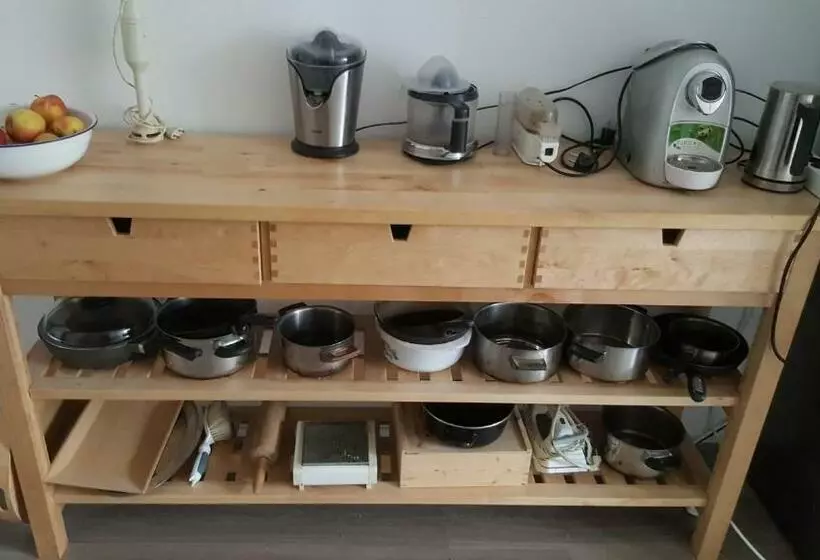 Aamiaismajoitus (B&B) Quiet Spacious Room