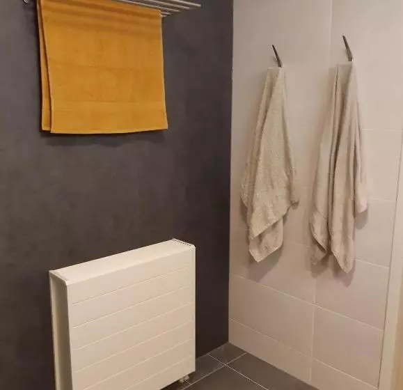 Aamiaismajoitus (B&B) Quiet Spacious Room