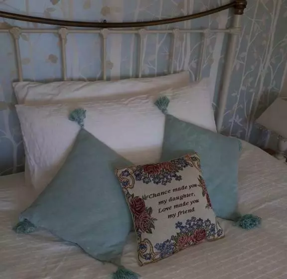 Court Barn Cottage B&b