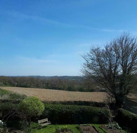 Court Barn Cottage B&b