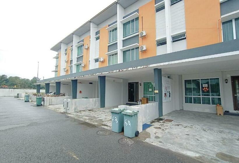 Hotel Oyo 90187 Hello Kitty Homestay  Gated Sibu