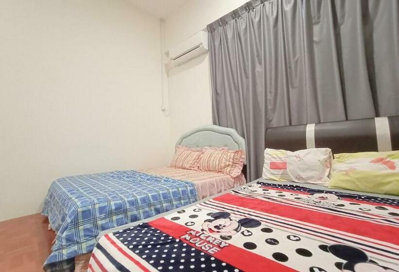 Hotel Oyo 90187 Hello Kitty Homestay  Gated Sibu
