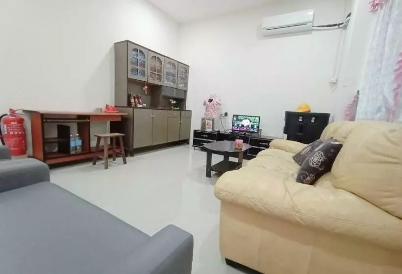 ホテル Oyo 90187 Hello Kitty Homestay  Gated Sibu