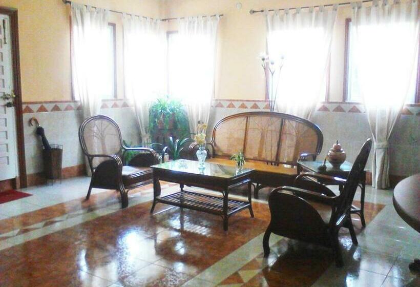 بنسيون Hostal Alameda