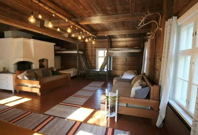 Majatalo Lauri Historical Log House Manor