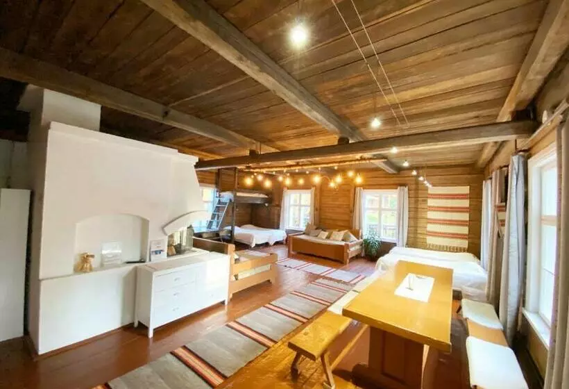 Majatalo Lauri Historical Log House Manor