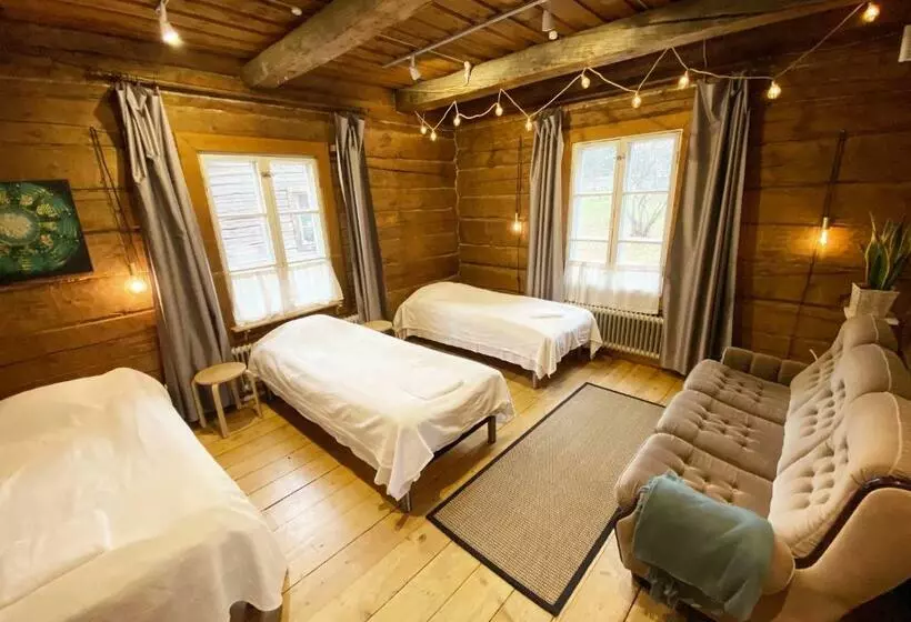 Majatalo Lauri Historical Log House Manor