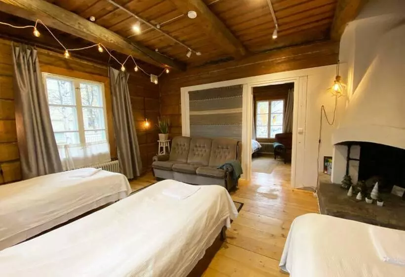 Majatalo Lauri Historical Log House Manor