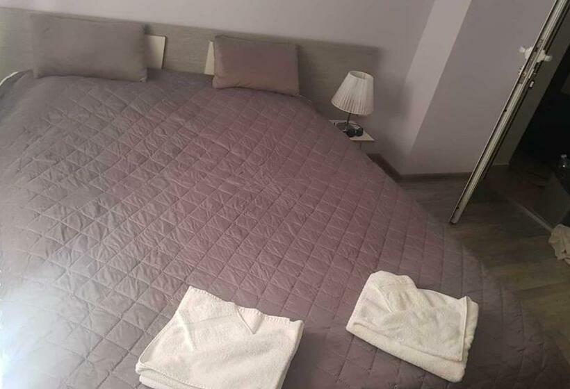 پانسیون Saraya