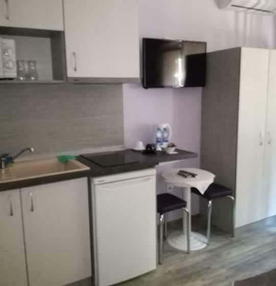 پانسیون Saraya