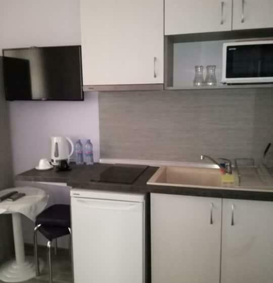 پانسیون Saraya