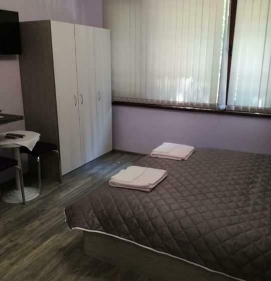 پانسیون Saraya