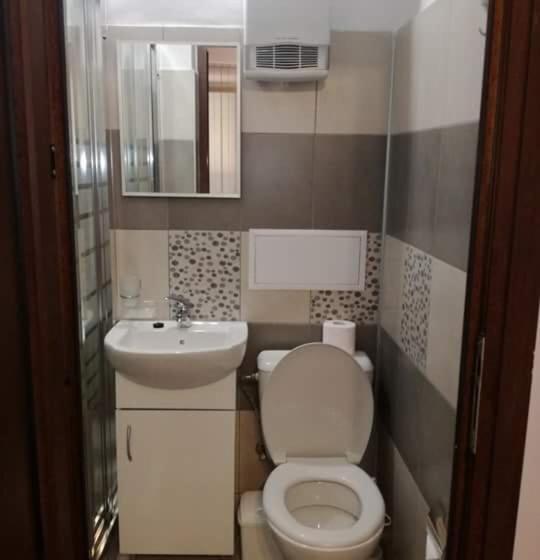 پانسیون Saraya