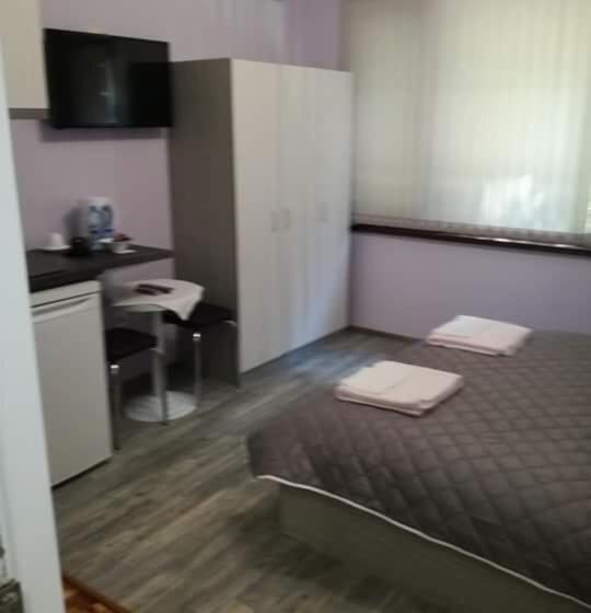 پانسیون Saraya