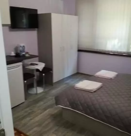 ペンション Saraya