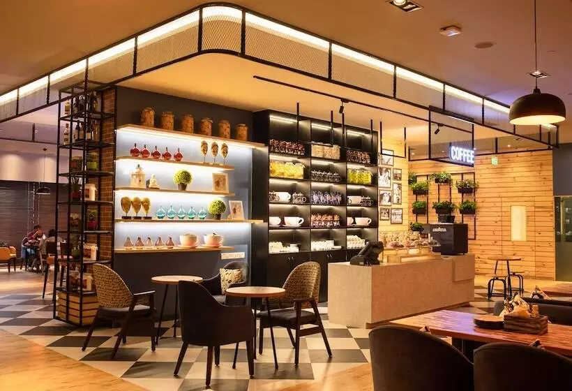 Four Points By Sheraton Hotel And Serviced Apartments Pune