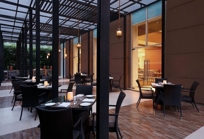 Four Points By Sheraton Hotel And Serviced Apartments Pune