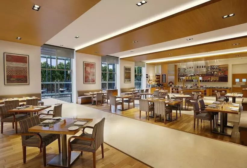 Four Points By Sheraton Hotel And Serviced Apartments Pune