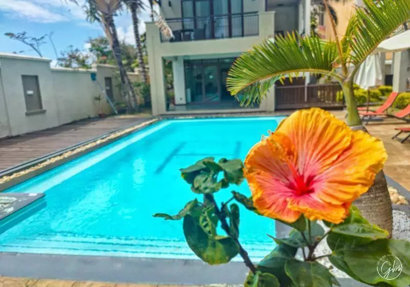 هتل Grand Baie Suites