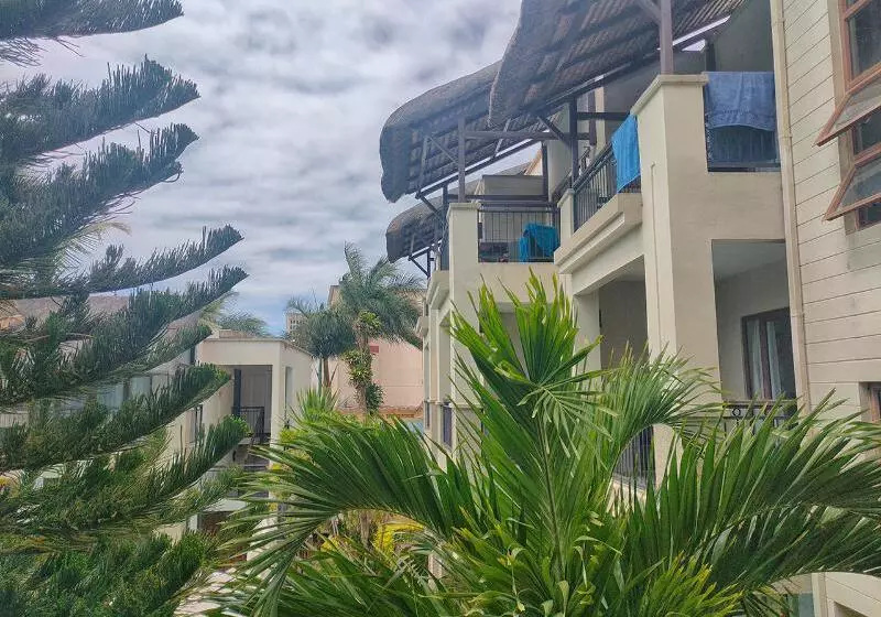 هتل Grand Baie Suites