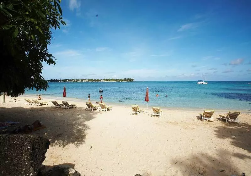 هتل Grand Baie Suites