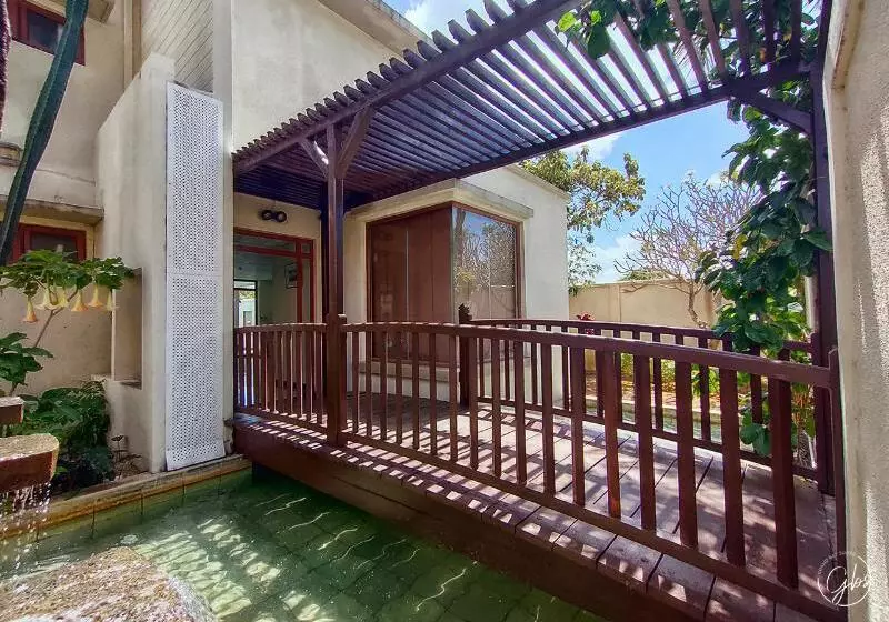 هتل Grand Baie Suites