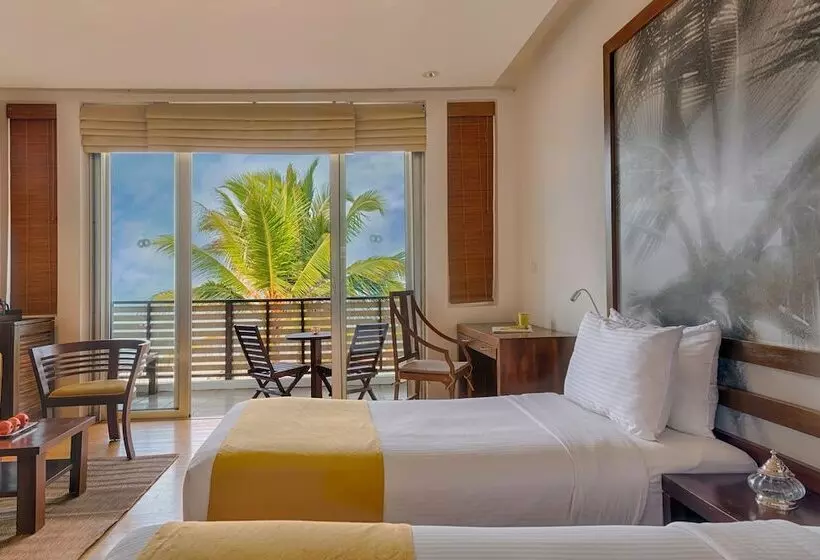 Отель Jetwing Sea