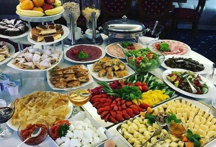 Manhattan Hotel & Restaurant