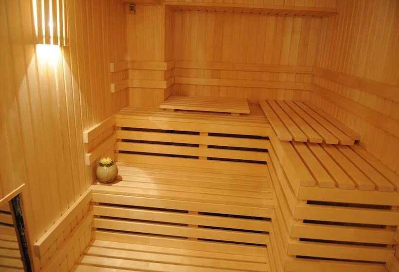 Manhattan Hotel & Restaurant