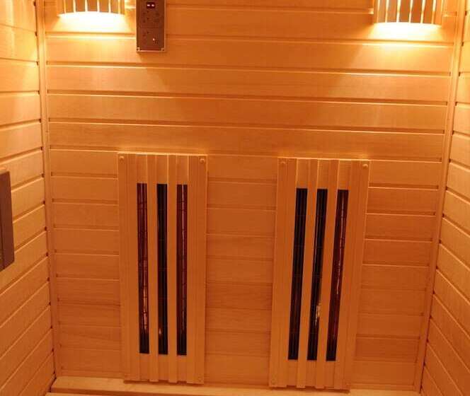 Manhattan Hotel & Restaurant